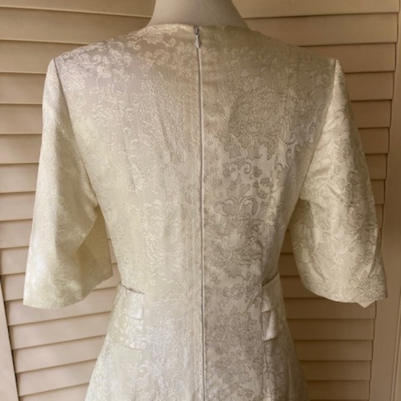 Vintage Ivory Satin Wedding Gown - Picture 12 of 16